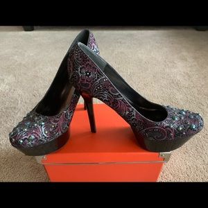 Black and purple Carlos by Carlos Santana Heels